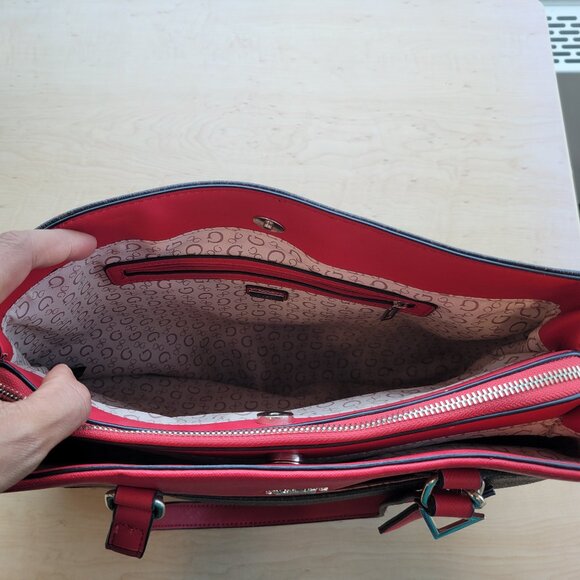 Guess Handbag - Picture 6 of 11